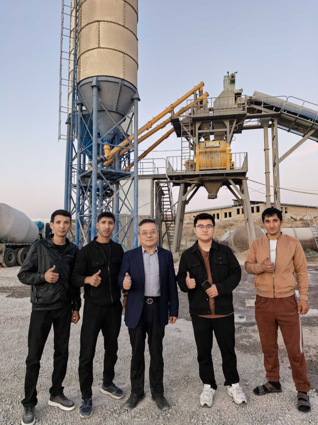 出口——奇姆肯特HZS120站